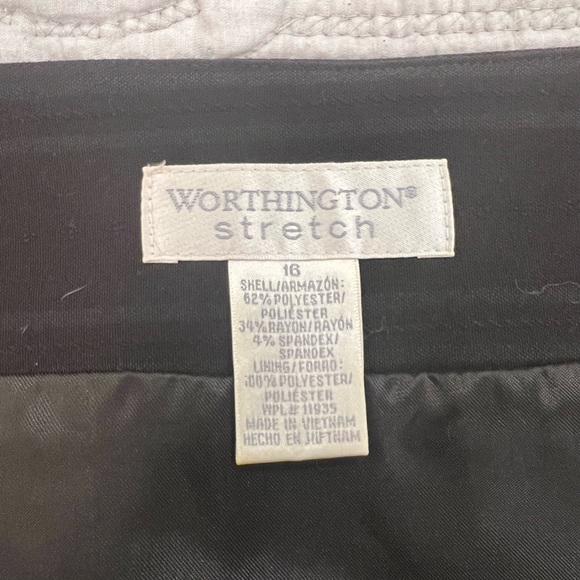 Worthington lined above the knee skirt. Size 16 - Picture 6 of 8